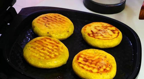 做法简单容易上手的电饼铛菠菜馅饼