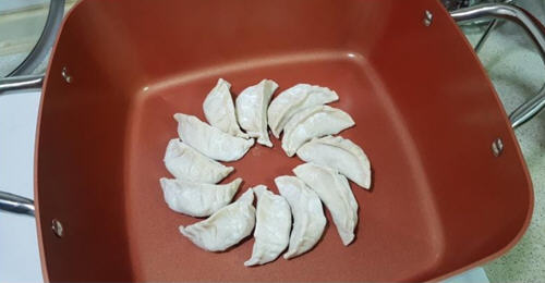 好吃的冷冻水饺做冰花煎饺做法介绍