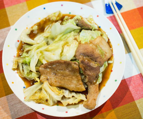 蚝油爆炒高丽菜猪五花肉的做法步骤详解