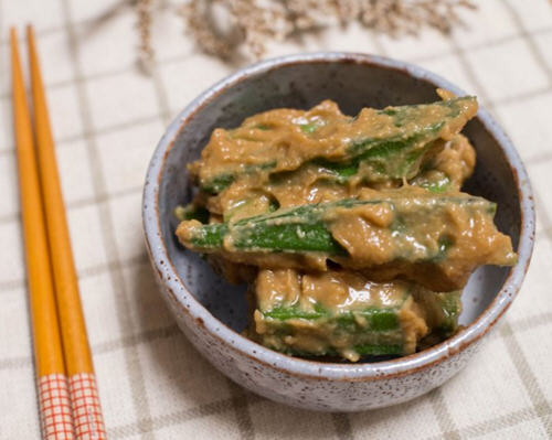 辣味噌凉拌秋葵连小朋友都会喜欢上