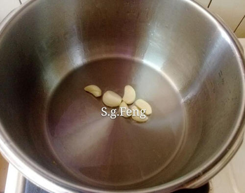 高压锅做土豆炖肉有肉又有蔬菜，兼具营养又丰富