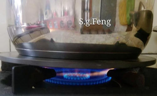 排骨软嫩，骨肉分离，汤头甜美的白萝卜排骨汤