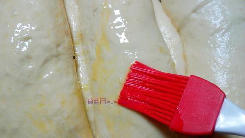 口味清爽滋润，香甜可口的猕猴桃果酱面包的做法