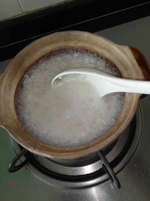 味道清淡，口感细腻，营养丰富的广式油盐饭怎么做好