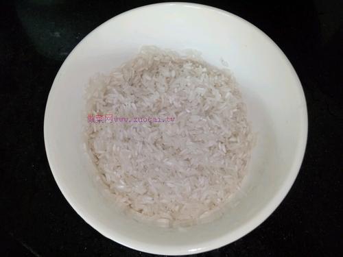 味道清淡，口感细腻，营养丰富的广式油盐饭怎么做好