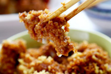 粉蒸排骨这样做，味道鲜美，不油腻，米粉也香浓