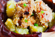 粉蒸排骨这样做，味道鲜美，不油腻，米粉也香浓