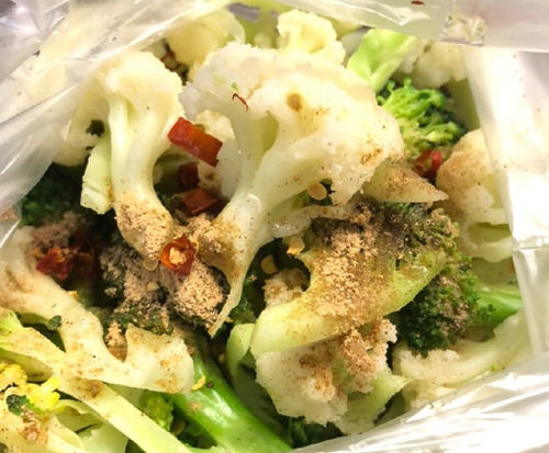 用烤箱来做的干锅花菜鲜香爽脆乎意料的好吃