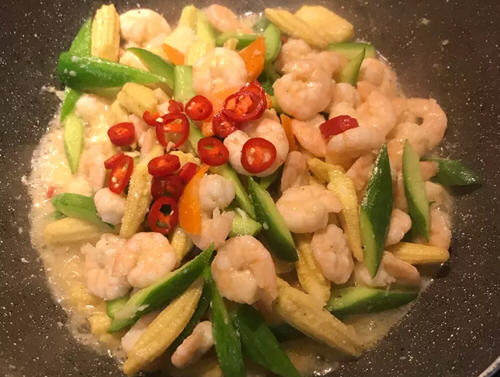 虾仁什锦这样做口感又鲜又美味，非常好吃
