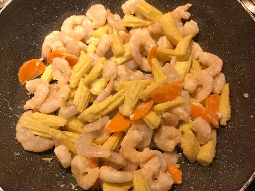 虾仁什锦这样做口感又鲜又美味，非常好吃