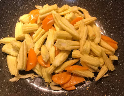 虾仁什锦这样做口感又鲜又美味，非常好吃