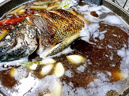 不需要添加过多材料的红烧罗非鱼的简单做法
