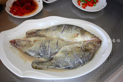 用臭豆腐成就的湘版臭鳜鱼，味道虽臭但吃起来香