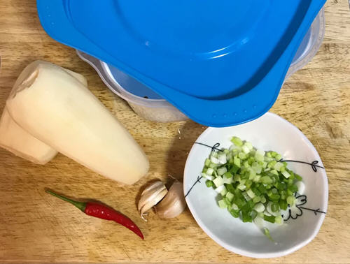 微波炉做的酸辣莲藕片酸酸辣辣，脆口开胃