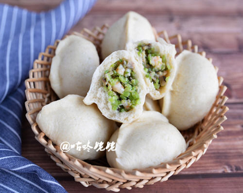 手感蓬松绵软的芹菜虾仁包子怎么做好吃