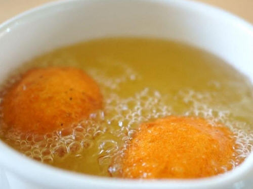 做法非常简单的油炸豆腐鸡块味道超赞