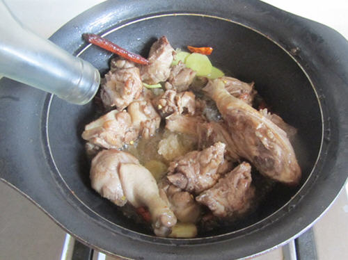 土黄瓜烧鸭腿肉不温不热，清热去火