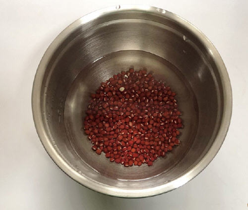 南瓜红豆饭口感松软，每吃一口都是香滑粉甜，特别的好吃