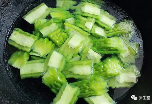 苦瓜炒里脊肉的简单做法分享