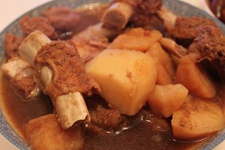 排骨炖土豆的做法，非常富有营养，味道多赞