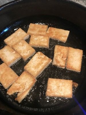 小编教你如何做出好吃美味的火爆豆腐