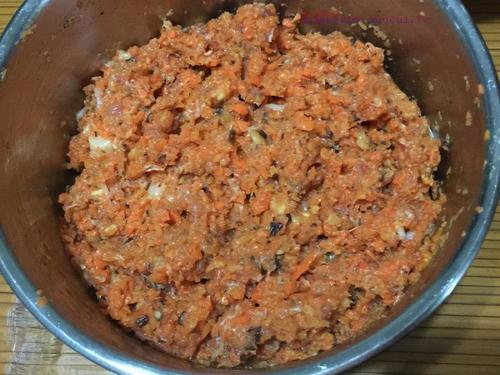 香菇葫萝卜饺子的做法_香菇胡萝卜水饺怎么做 香菇葫萝卜饺子的做法_香菇胡萝卜水饺怎么做