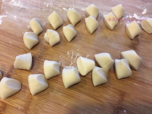 味道鲜美，大人孩子都喜欢的饺子怎么包