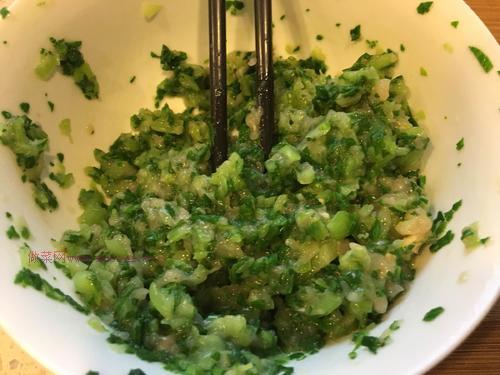 味道鲜美，大人孩子都喜欢的饺子怎么包