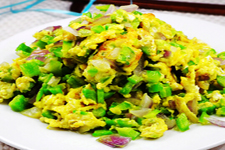 青椒鲜香开胃，鸡蛋滑嫩的青椒炒鸡蛋的做法