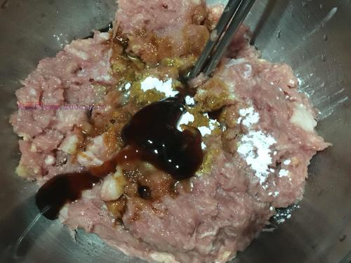 香菇葫萝卜饺子的做法_香菇胡萝卜水饺怎么做 香菇葫萝卜饺子的做法_香菇胡萝卜水饺怎么做