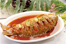 鲤鱼怎么做好吃之清蒸鲤鱼的做法介绍 鲤鱼怎么做好吃之清蒸鲤鱼的做法介绍