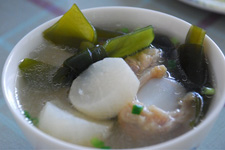 可以补充体力,让人精力更加充沛的白萝卜海带排骨汤做法 可以补充体力,让人精力更加充沛的白萝卜海带排骨汤做法