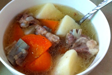 我们日常生活常见的山药胡萝卜排骨汤的做法窍门