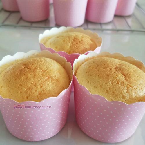 纸杯戚风蛋糕的做法 纸杯戚风蛋糕的做法