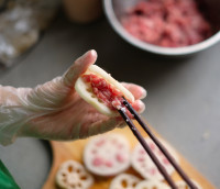 煎藕夹的家常做法 煎藕夹的做法步骤4