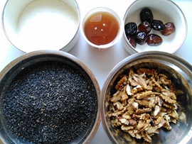 芝麻核桃糖的家常做法，做法太简单，酥脆香甜