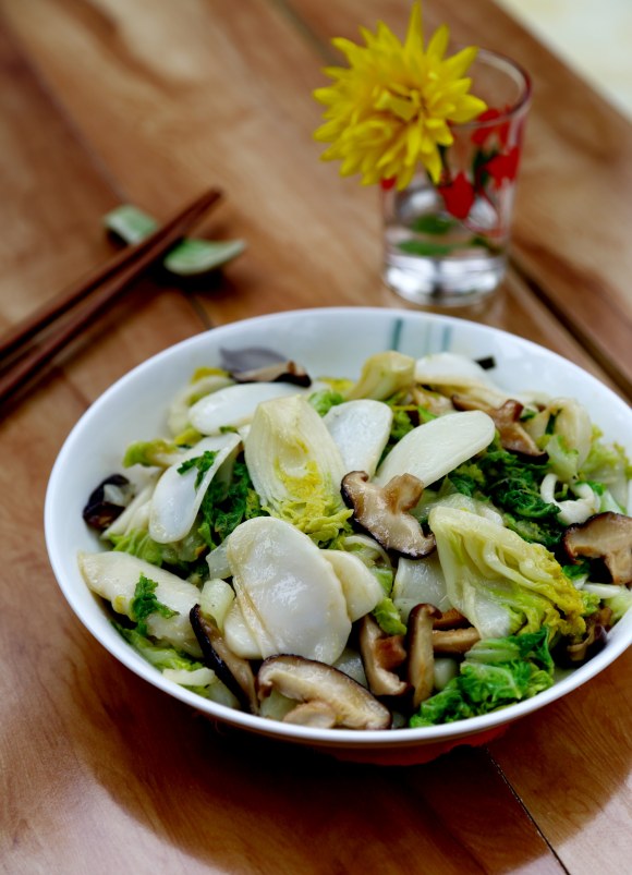 香菇青菜炒年糕的做法介绍 香菇青菜炒年糕怎么做 香菇青菜炒年糕的做法介绍 香菇青菜炒年糕怎么做