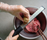 煎藕夹的家常做法 煎藕夹的做法步骤1