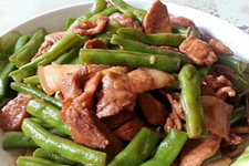 豆角炖肉的做法,一炖一大锅,一人吃一碗 豆角炖肉的做法,一炖一大锅,一人吃一碗