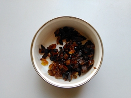 芝麻核桃糖的家常做法，做法太简单，酥脆香甜