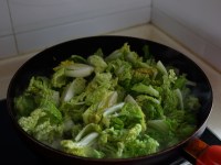 香菇青菜炒年糕的做法介绍 香菇青菜炒年糕怎么做 香菇青菜炒年糕的做法介绍 香菇青菜炒年糕怎么做