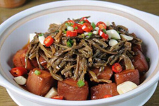 豆角炖肉的做法,一炖一大锅,一人吃一碗 豆角炖肉的做法,一炖一大锅,一人吃一碗