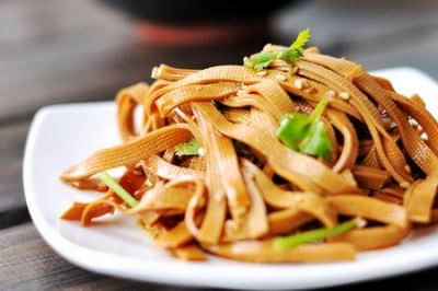 豆腐皮的做法大全 豆腐皮最简单美味的吃法 卤豆腐皮的做法