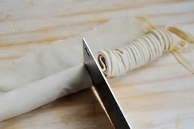 豆腐皮的做法大全 豆腐皮最简单美味的吃法 卤豆腐皮的做法步骤2