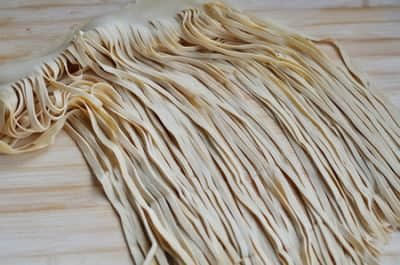 豆腐皮的做法大全 豆腐皮最简单美味的吃法 卤豆腐皮的做法步骤3