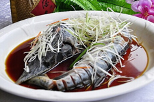 鲟鱼的做法简单又好吃之清蒸鲟鱼 鲟鱼的做法简单又好吃之清蒸鲟鱼