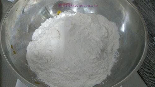 葱香浓郁、做法简单的香葱南瓜饼怎么做