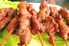 肉串外焦里嫩肉香四溢,即实惠又美味的烤羊肉串的做法 肉串外焦里嫩肉香四溢,即实惠又美味的烤羊肉串的做法