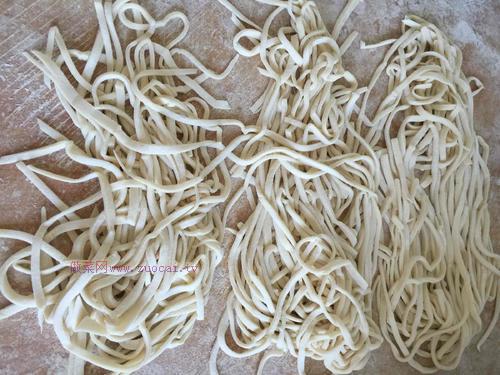 口感酸酸甜甜，很是开胃的西红柿牛肉面的做法