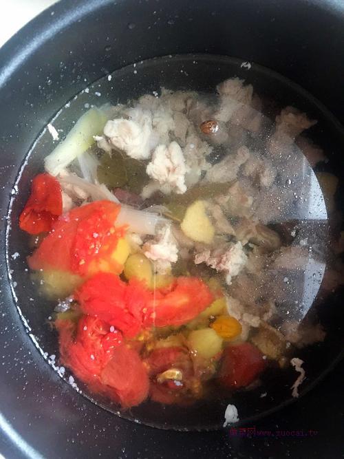 口感酸酸甜甜，很是开胃的西红柿牛肉面的做法